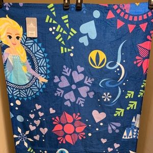 NWT Official Disney Store Beach Towel Frozen